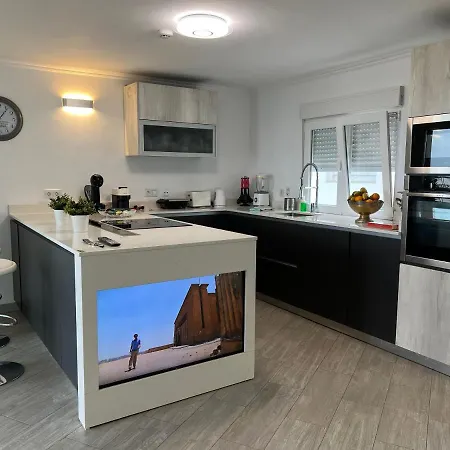 Вилла Malibu Ocean Санта-Крус-де-Тенерифе